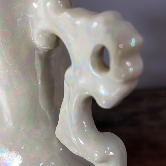 Vintage vase with iridescent glaze in ivory. Hand made by Elsie D. in 1978 - Picture 17 of 17